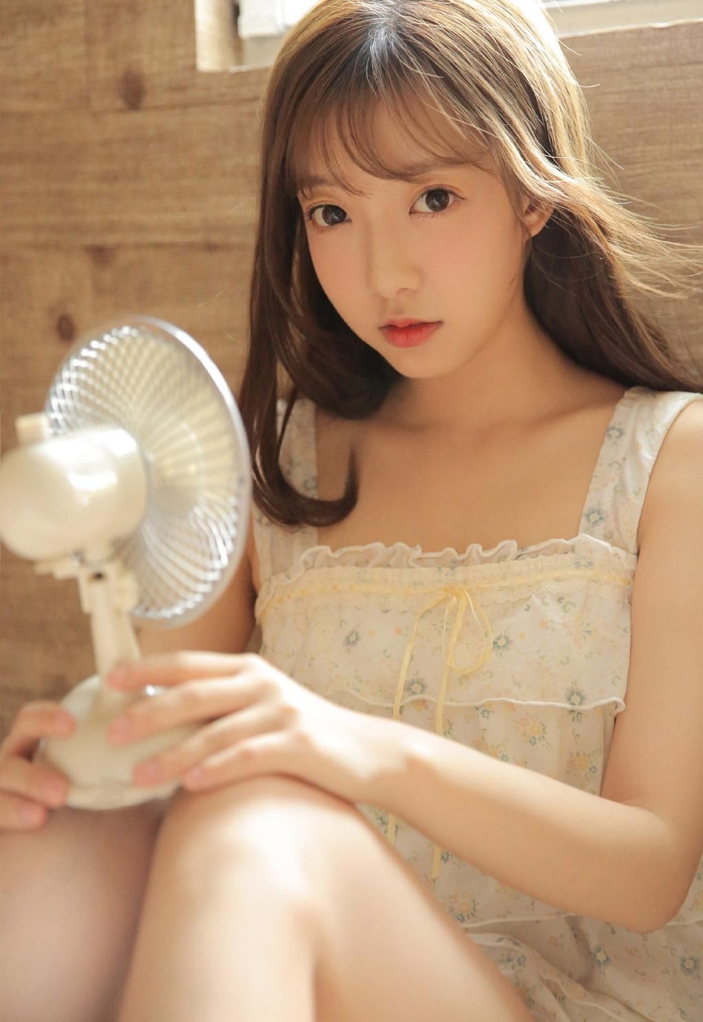 大长腿美女模特翘臀诱惑性感养眼图片