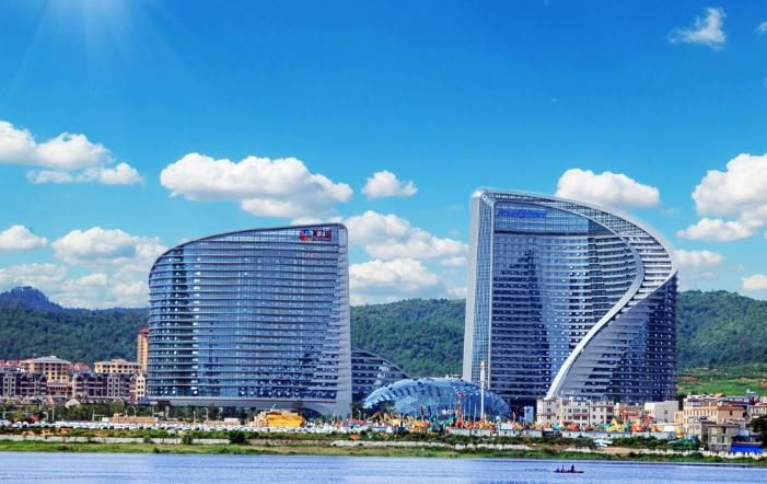  现一■继成都、重庆之后，西南又现一“黑马城市”，将呈现三足鼎立局面