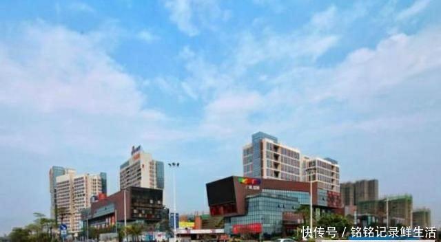  【内衣】广东这座小镇被称为“中国内衣之都”，城建跟地级市差