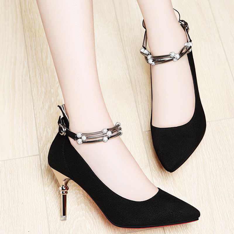 不到1米6小个子女生，多穿穿这样的高跟鞋，美得路人一路三回头