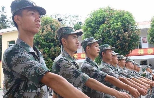 现役军人每个月的工资是多少？说出来你可能不信