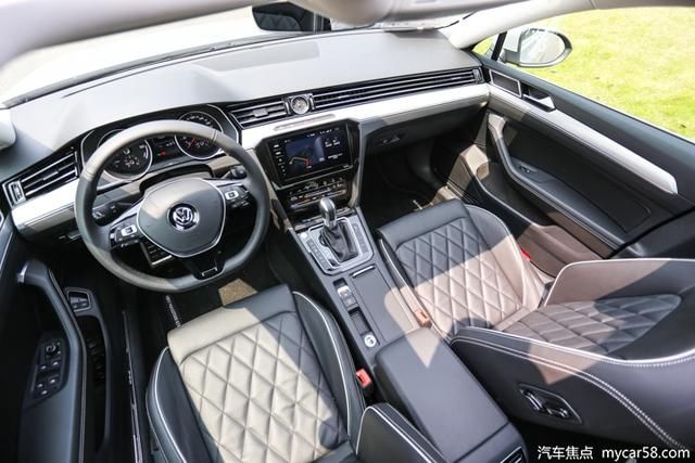 #舒适#搭1.4T+电机混动系统,座舱舒适外观大气,试驾全新迈腾GTE