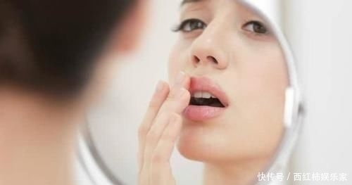  「女生」女生有这5个习惯，会让嘴唇变丑尤其第2个，不改掉难提升颜值