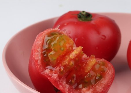 三文鱼和西红柿可以一起吃吗 三文鱼和西红柿