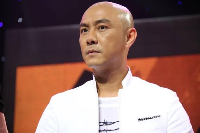 感同身受!张卫健被造谣后,印小天罕见公开力挺,插刀教害惨了他