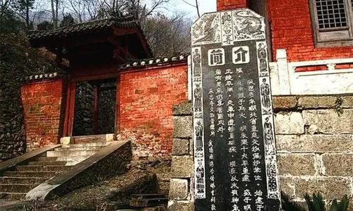 中国最“神秘”寺庙，不受香火、不开庙，500多年没开过门！