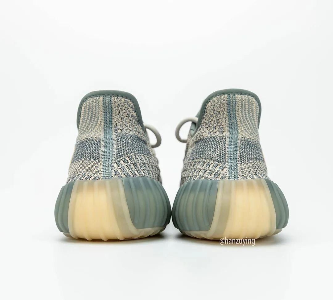  『倒闭』Yeezy 350 炭黑、蓝灰新配色曝光 网友：倒闭警告