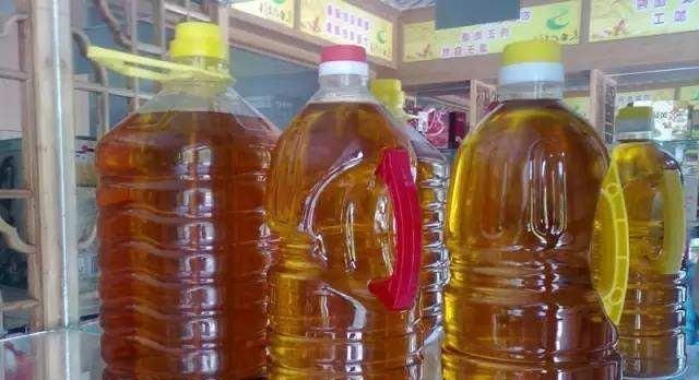  「这样吃」农村自榨油被说不干净，农民表态：城里人真矫情，老