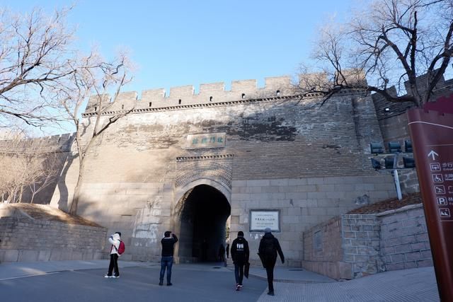 原来花7块钱就可以游览长城，看绝美花海，不要再多花冤枉钱了!