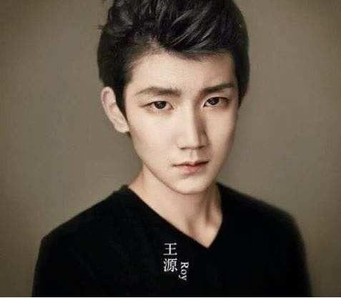 当TFBOYS没有刘海的时候，千玺的颜值帅炸了，王俊凯像“整了容”