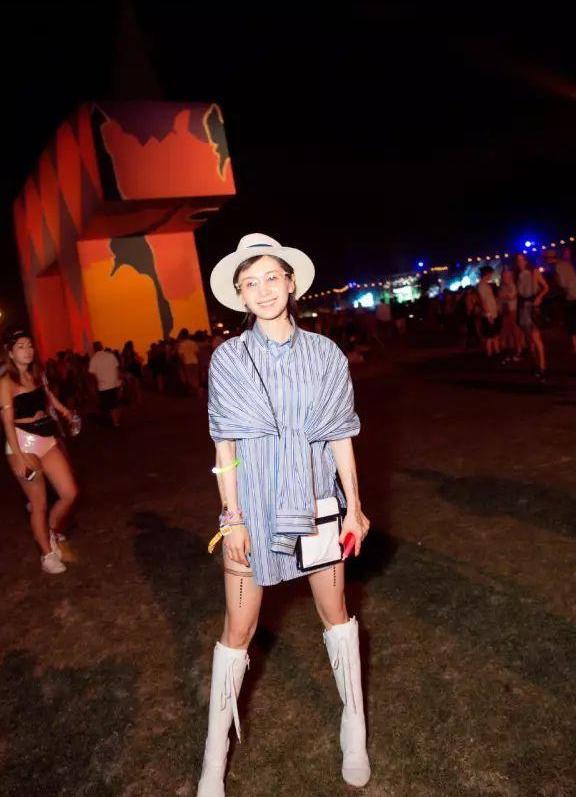 杨幂娜扎的腿看起来又长又细，原来她们都爱玩这样的套路！