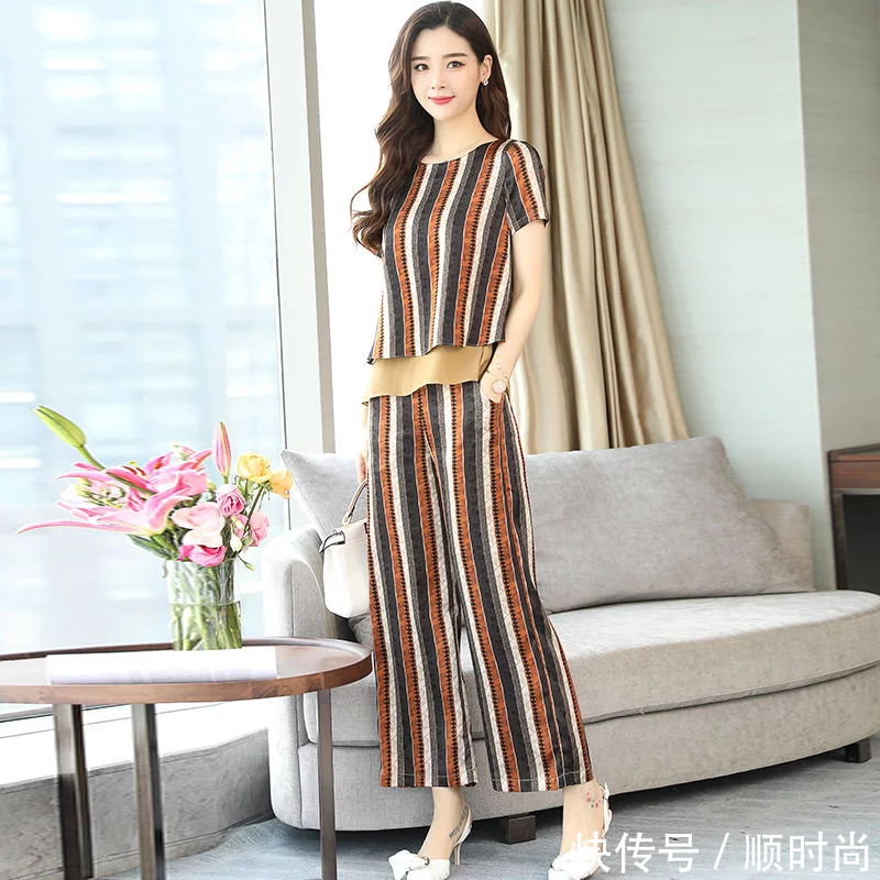 清新套装一夜走红,特适合小个子MM,搭配高跟鞋就能轻松搞定