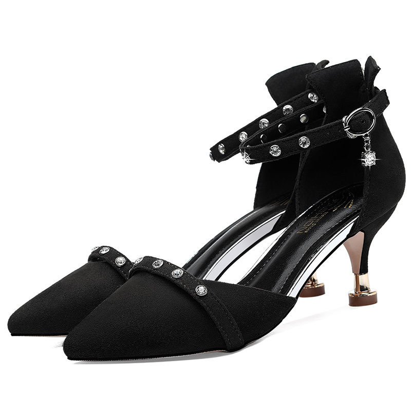 有一种高跟鞋“叫”尖头细跟"拔高鞋，已成为当下主流，无法