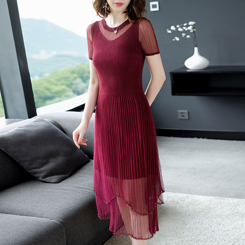 7月新上”嫩黄裙“，特适合肤黑腰粗的女人，藏肉显白超嫩美