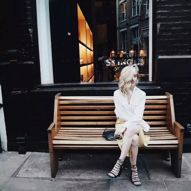 初代博主，最爱的还是她-换季穿衣没灵感?从她身上能找到!