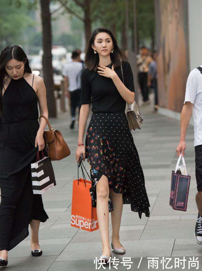 魅力街拍: 大长腿的魅惑, 最让人羡慕了!