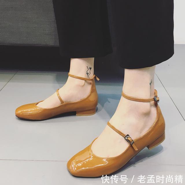 『单鞋』个性方头粗跟鞋,做与众不同的姑娘