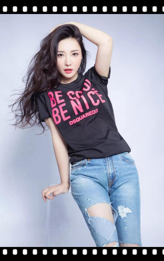 柳岩穿“道士”裤？整张腿上都是符咒 38岁的她真的太会穿了