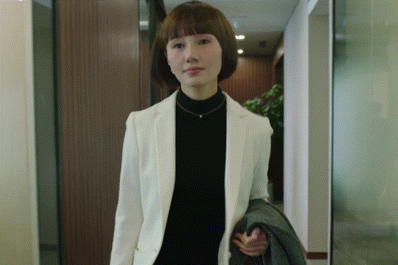 据说赵丽颖瘦了8斤? 为什么看起来却像老了10岁?