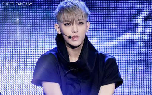 坤音四子“过敏脸”出道妆，这画风是致敬98年的王菲吗？