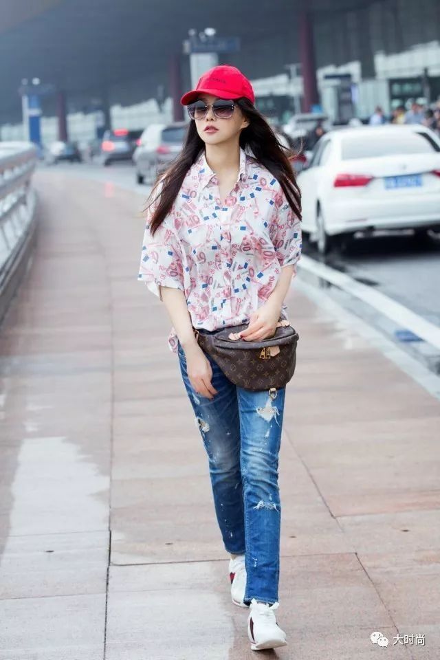 伊能静被赵雅芝“带坏”了，7000块的“奶奶衣”还能穿成18岁!