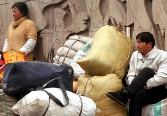  【返乡】中秋节已过，大批农民工为何又开始返乡，专家：该回的