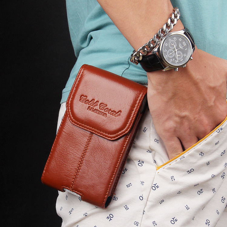 老总出门，连美女秘书都不带，偏偏带这“万红包”，方便还拉风!