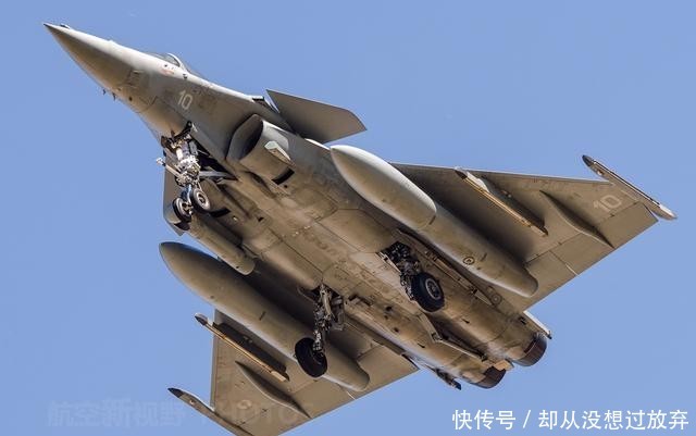 【兵器】法国海军独享兵器，成本高达7900万欧元，最贵的阵风战斗机