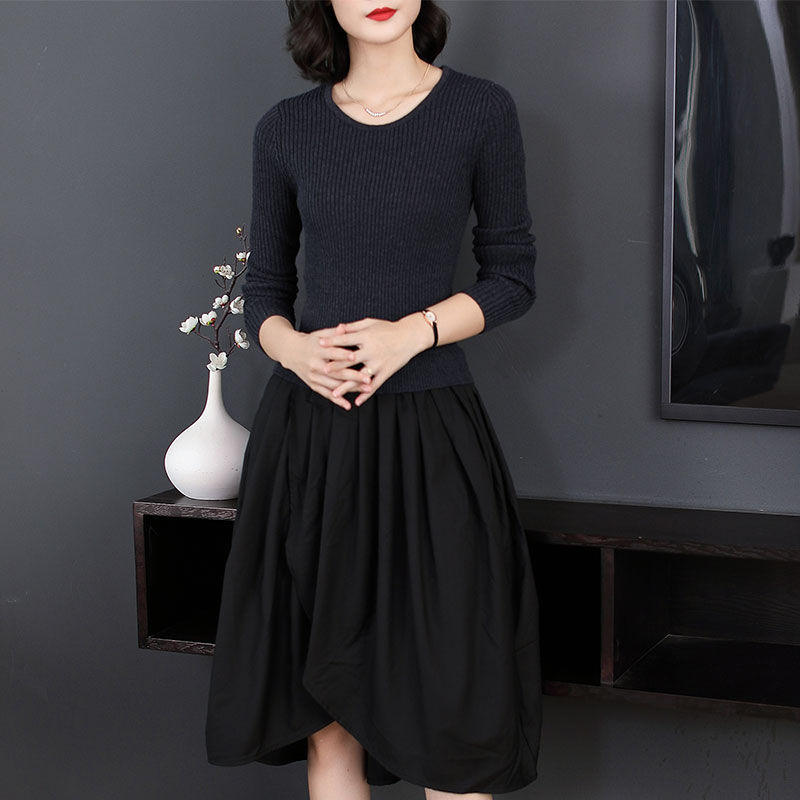 太美了,136斤老婆真会穿搭,连衣裙+风衣显瘦显气质,美极了