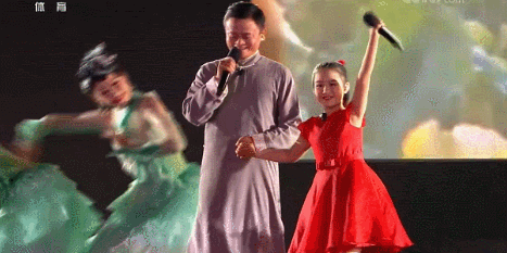 想不到马云竟是个潮男！离开西装革履，他的时髦私服更值得你学习