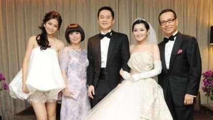  『妈妈们』婚礼妈妈装怎么选端庄又得体?来看众星妈亲身示范婚礼穿搭！