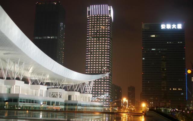 印度富婆来中国，刚到深圳就被震撼了：起码领先印度60年！