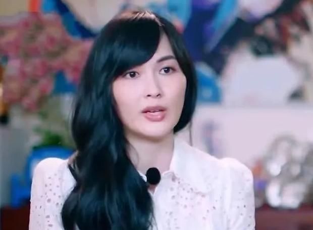 老婆独自一人拍结婚照?吴尊:我去的话全世界就