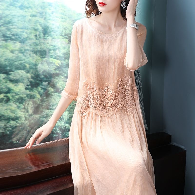 哇!第一次见到这么会打扮的女人，高雅裙+小高跟，美得动人心魂