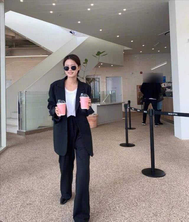  「腿部的线条」大长腿更显气场！日本时尚博主亲身示范性突显修长美腿的穿衣搭配，秒缩小心计