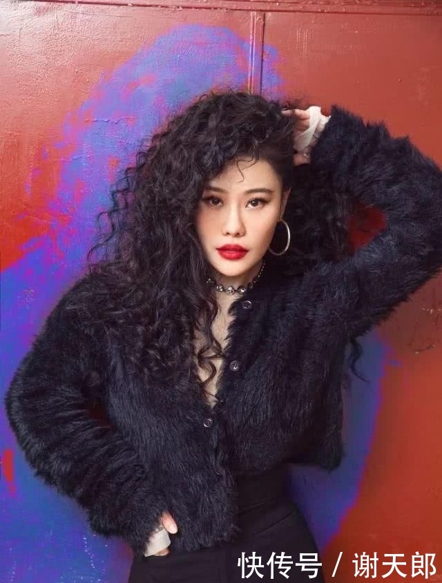 发看起来@有一种“流行”叫袁娅维的爆炸头,就算是神仙姐姐,也不一定好看