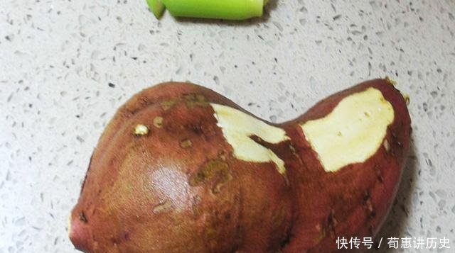  红薯@香蕉红薯做饵料，堪称鲤鱼“克星”，饵料入水鱼儿抢着咬