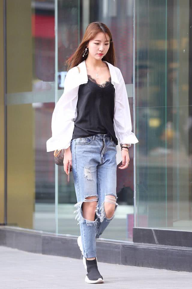 街拍：图5小姐姐敢穿又会穿，这样的打扮一般人难以驾驭！