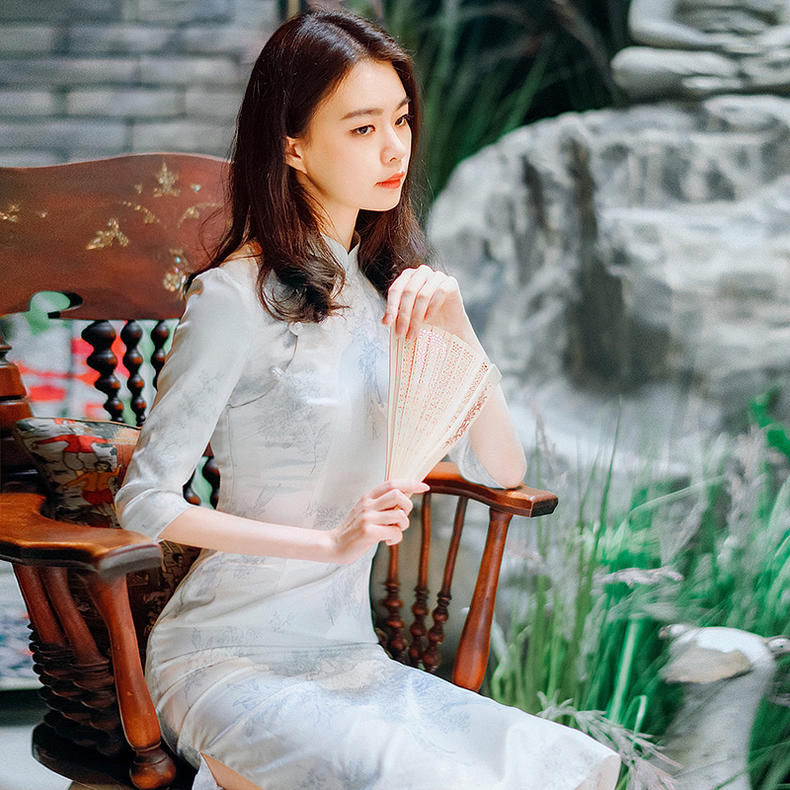 中国风旗袍的魅力，优雅又不失优雅的一种穿着，做一次古典的女人