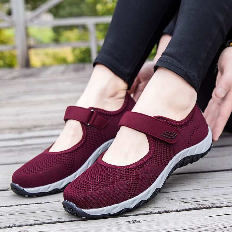 聪明的女人不穿高跟鞋，这些妈妈鞋时尚不累，比穿高跟行走更舒心