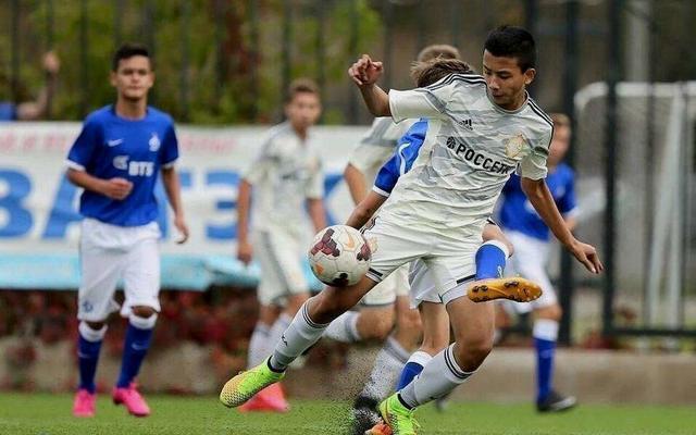 黎腾龙:先去AC米兰,将来加盟皇马和C罗做队友