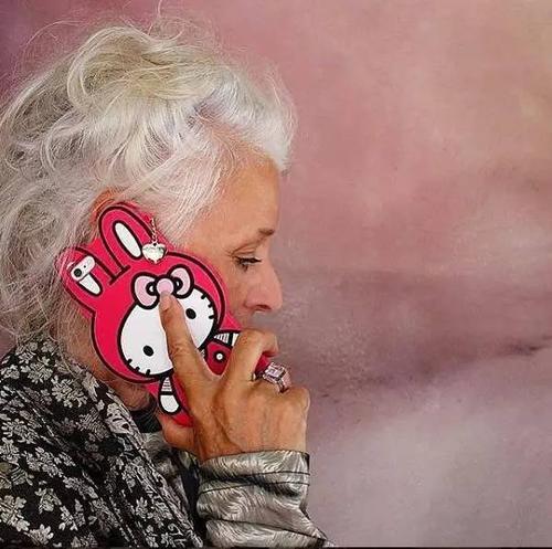 连62岁老太太都美丽地环游世界，你还有理由邋遢？