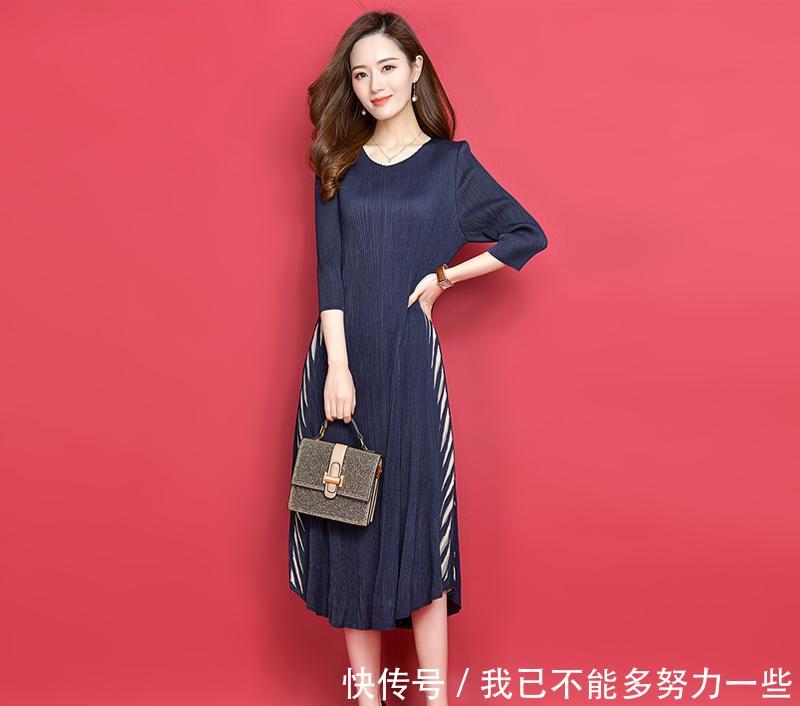  『系带』今春最流行新出一女装叫“系带”连衣裙，上班穿时髦减龄显肤白
