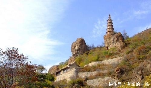 青山环抱，绿树成荫，古朴典雅，造型独特，河北张家口柏林寺