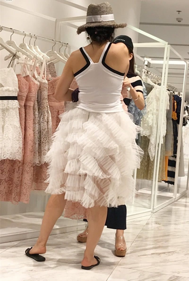 方媛身材似逆生长，怎么拍都是S型，胯宽还是腰细？