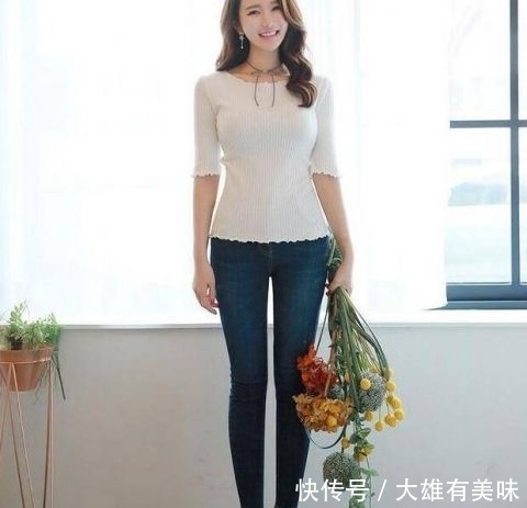  「舒适」气场十足的牛仔裤美女，穿出街头休闲风格！