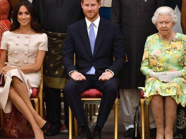 英国王室禁忌: 这种高跟鞋梅根不敢尝试, 凯特却偏要“以身试险”