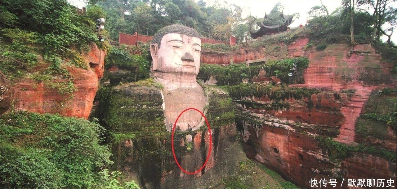 乐山大佛胸口发现暗门,专家前来勘察,才得以揭开巨佛的秘密
