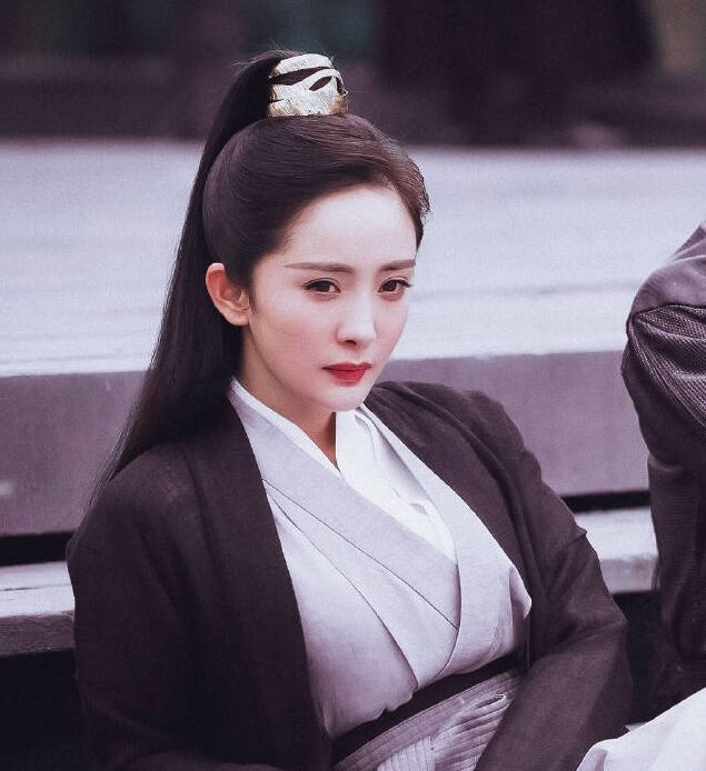  『女星』女星古装男装照：杨幂最有气势，热巴最清秀，陈瑶直接认不出来了