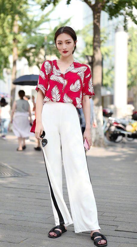 街拍：美女身高和身材真是好，气质女神！